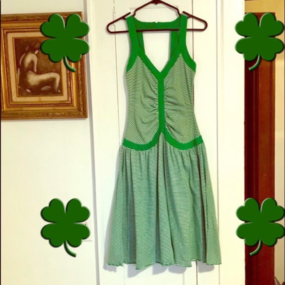 Curve hugging pin up style striped dress - Picture 5 of 5